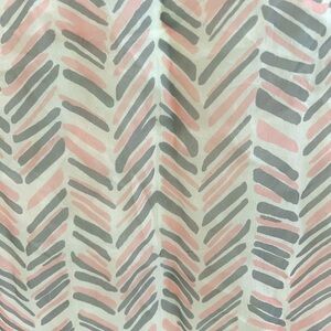 Shear Scarf Pink Gray Print Rectangle Rolled Edge 14"x 42" Unbranded Lightweight